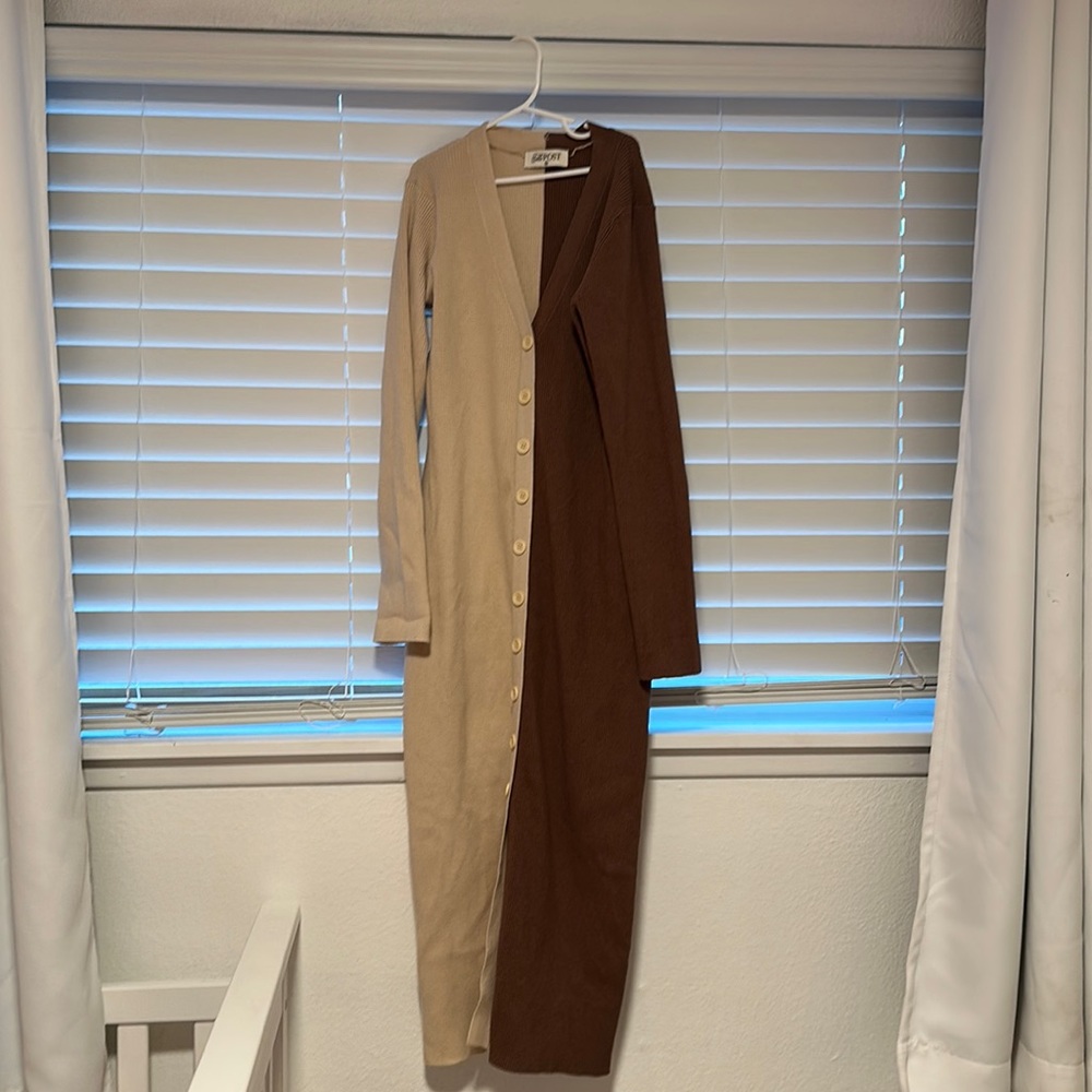 The Post Size Medium Button Down Contrast Dress - image 1